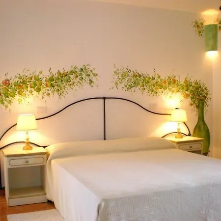Hotel La Jacia & 4*